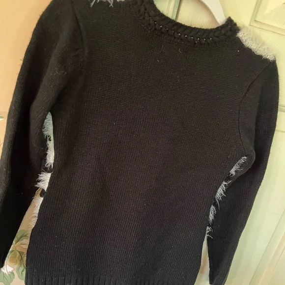 🖤 Black & White Heart Sweater 🤍 - Picture 6 of 7